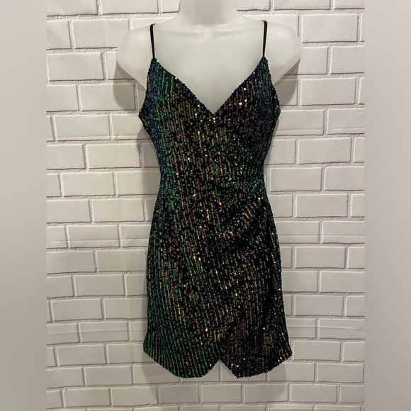 CITY TRIANGLES juniors black-iridescent sequin dress/size 5 - Picture 3 of 12